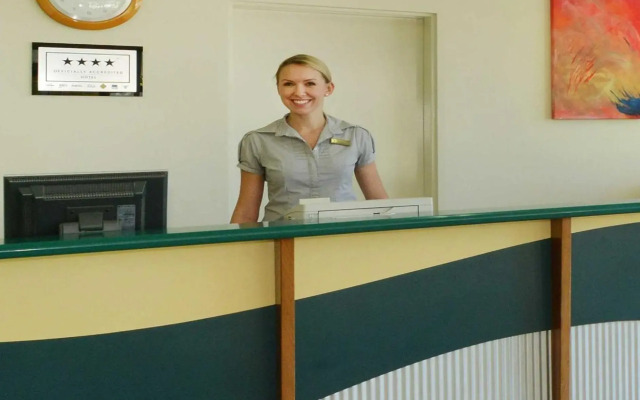 Cairns Queenslander Hotel & Apartments