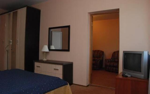 Yunost Hotel