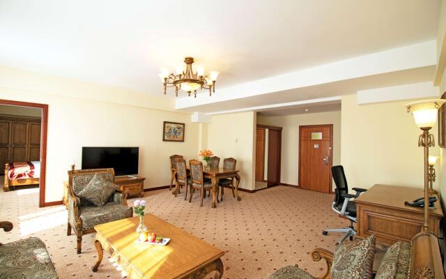 Kempinski Hotel Khan Palace