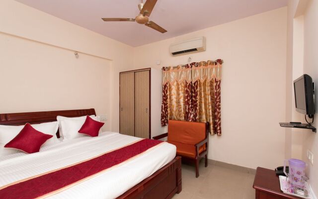OYO 10293 Rajmahal Comforts