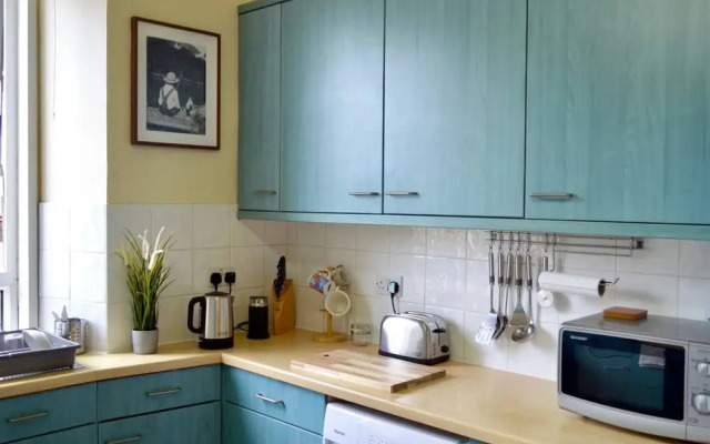 Charismatic 3 Bedroom Flat With Harry Potter Themes