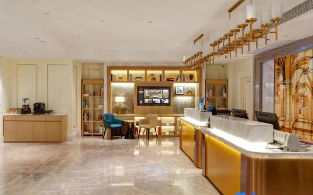 Vienna International Hotel (Nanning Wuxiang Wanxiang Hui Branch)