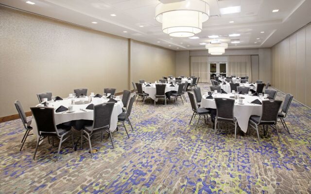 Hilton Garden Inn Omaha Aksarben Village