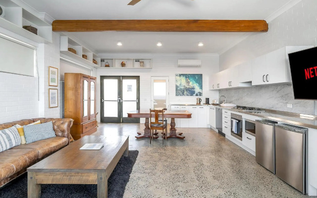 Cliffside: Bondi Beach