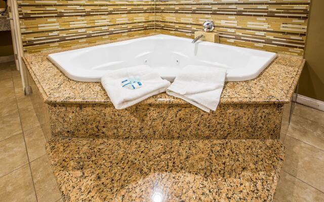 Rodeway Inn & Suites