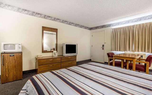 Econo Lodge Inn & Suites near China Lake Naval Station