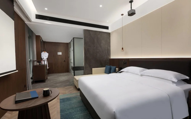 Days Hotel By Wyndham Weihai Huoju Eight Street