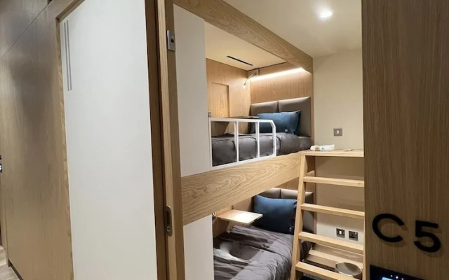 Sleepover Doha North Node, Gate C30
