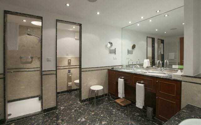 Lindner Hotel Frankfurt Main Plaza, part of JdV by Hyatt