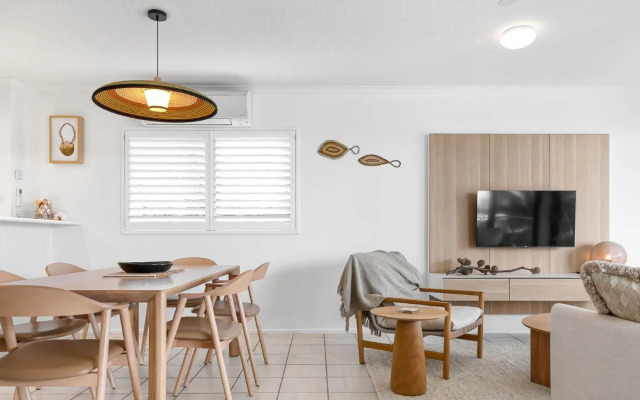 Unit 3 21 Park Generous and Comfortable Beachside Abode