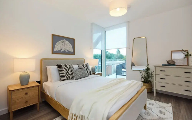 The Tottenham Retreat - Homely 2bdr Flat With Balcony
