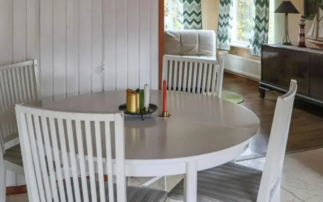 Summer Cottage Near the Beach