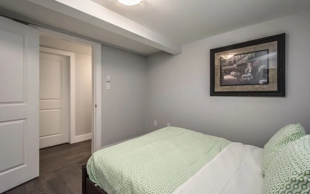 Spacious DAL & Downtown Apartments
