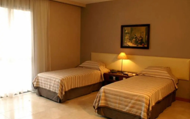 Duque Center Hotel