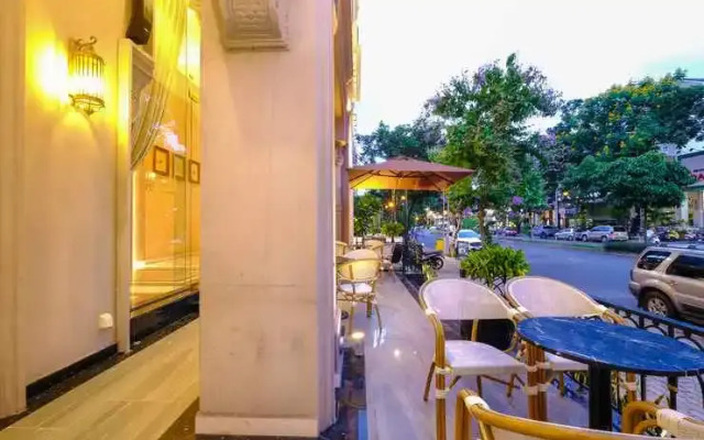 Golden Tree Hotel & Apartment