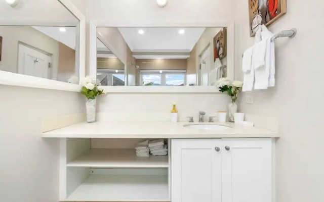 3rd Floor Condo Richmond Estate Beach Access Pool