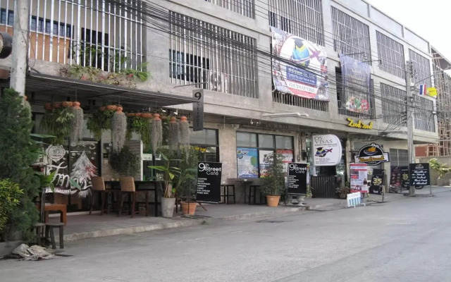 Ray Coffee Bar & Hostel - Adults Only