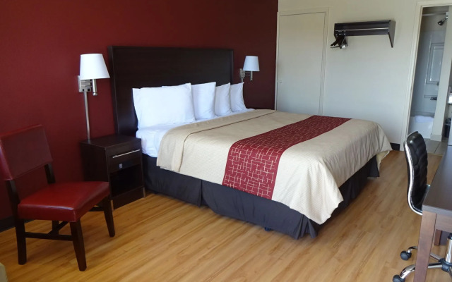 Red Roof Inn Scottsburg