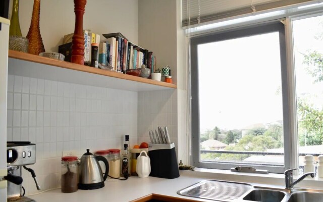 Beautiful Harbour View Apartment in Bellevue Hill