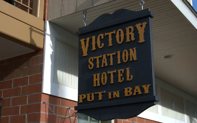 Put in Bay Victory Station Hotel