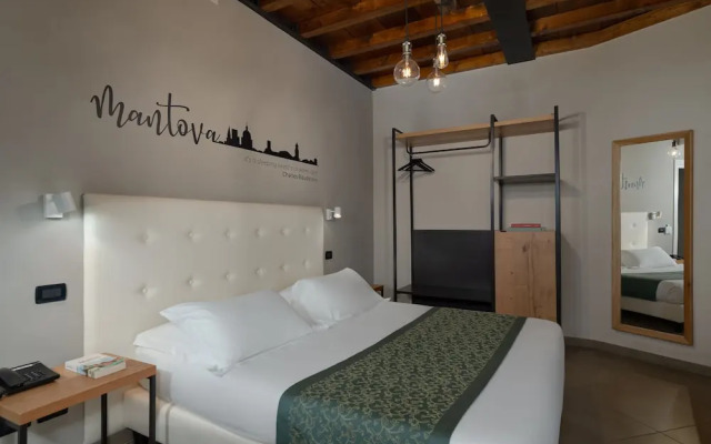 Bonacolsi Collection , Mantegna Hotels