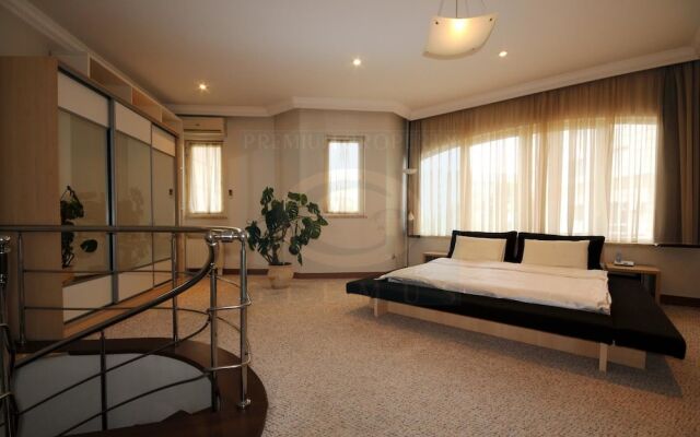 Комплекс First Choice Apartments