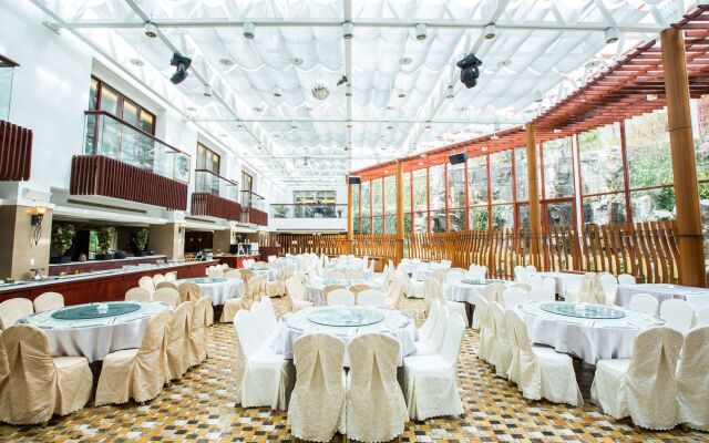 Alishan Hotel