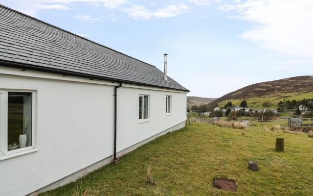 4 Mountain Lodge