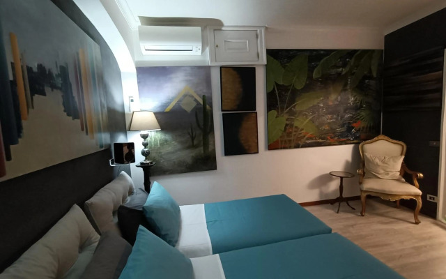 Spanish Steps bedroom