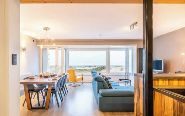 Seafront Apartment With Balcony