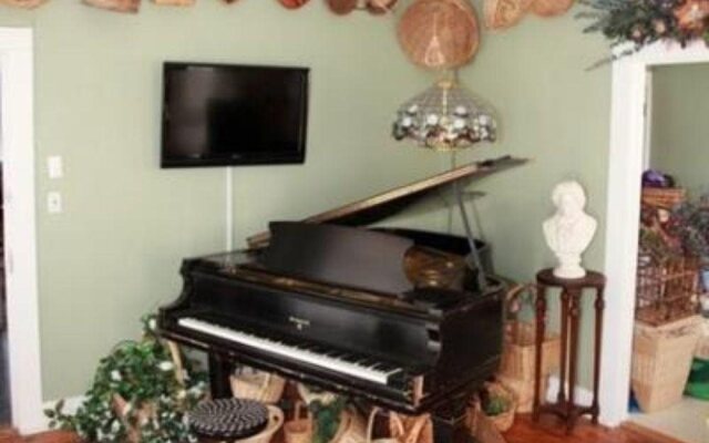 Music Garden Mansion