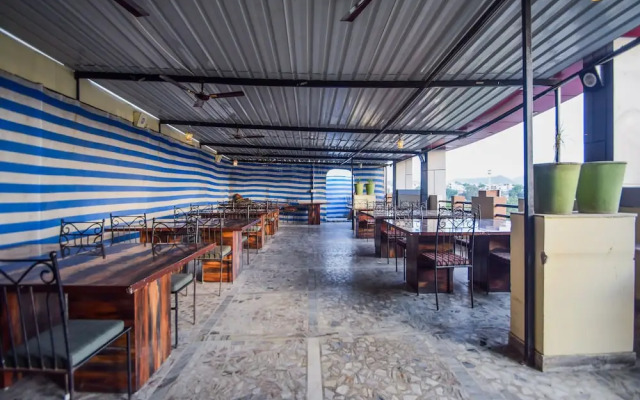 OYO 22052 Hotel Kingdom Palace