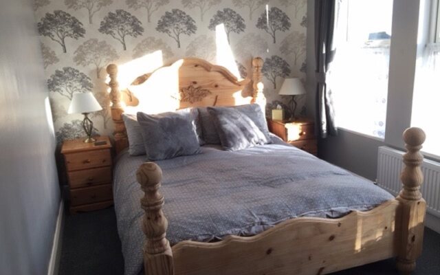 Pine Lodge Guest House
