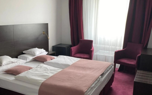 Montree Hotel