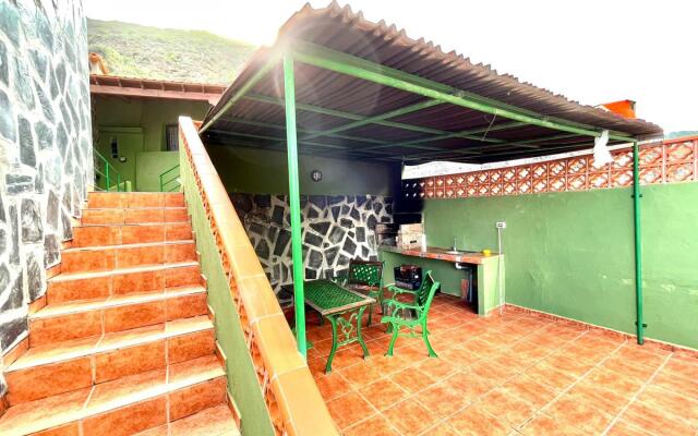 Casa Rural 3 con Barbacoa Cerca de Playa Hermigua