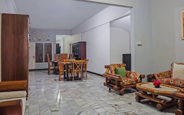 Super OYO 92134 Bogor Guest House