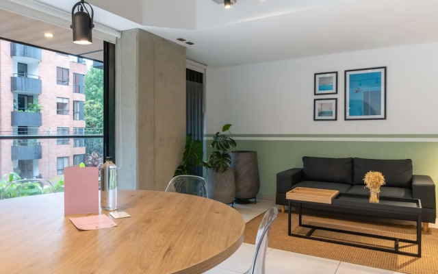 Cozy 3 BR w/ Balcony in Laureles Medellín