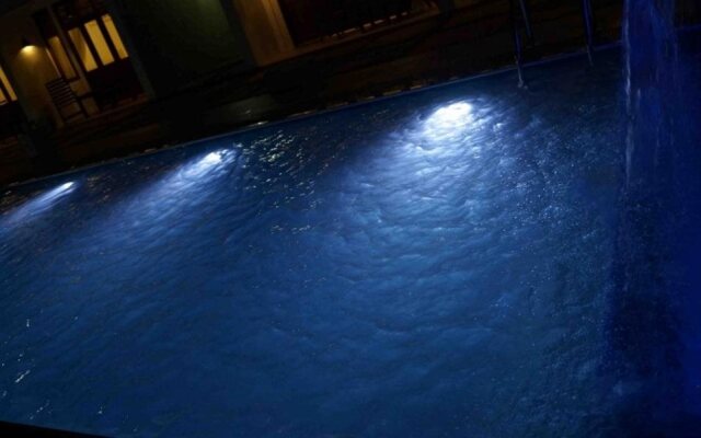 Hotel Athgira