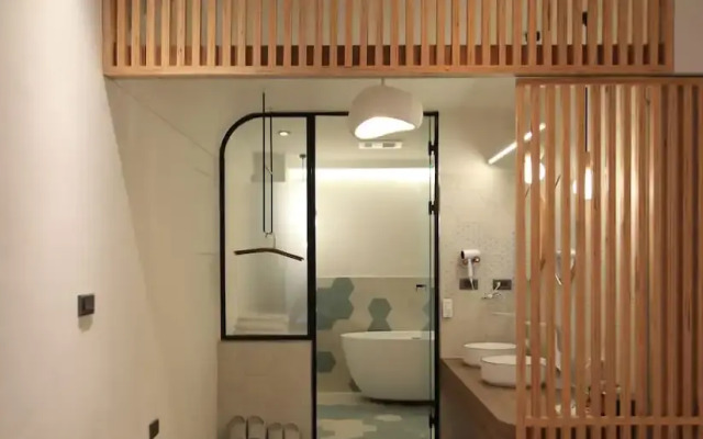8door Guesthouse