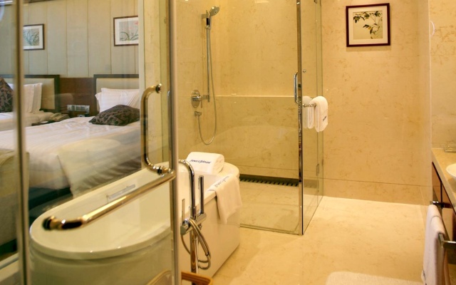 Howard Johnson Minmetals Plaza Yingkou – Bathroom – Yingkou