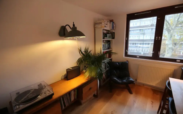 Trendy Notting Hill 1 Bedroom Apartment With Balcony
