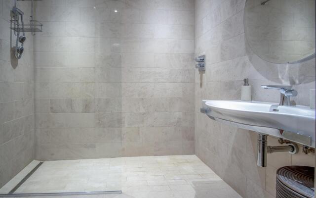 Bryn House - Luxurious 5 Bedroom Holiday Home - Penmaen
