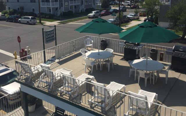 Grecian Gardens Motel