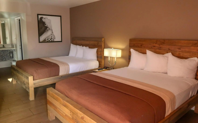 Thunderbird Hotel
