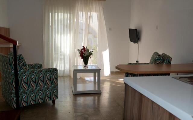 Club Lapethos Bungalow