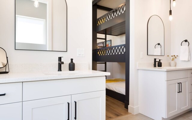 Desert Mirage 5 Bedroom Home