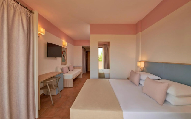 Serenusa Resort