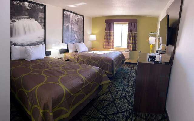 Super 8 by Wyndham York NE