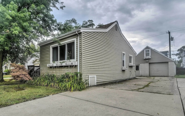 Trendy Birmingham House w/ Laundry Amenities!
