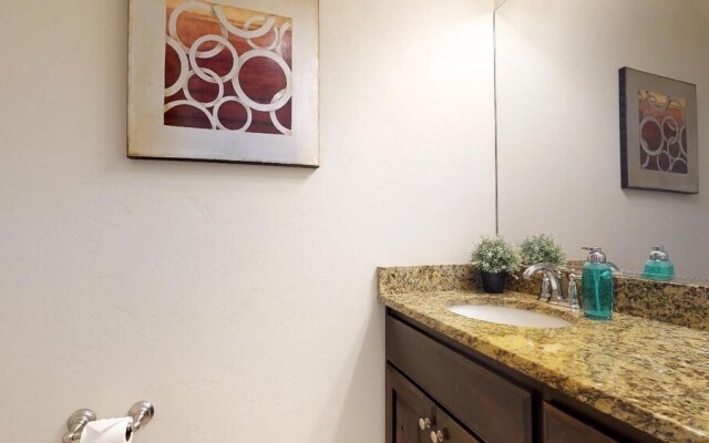 Southern Delight 3 Bedroom Apts by RedAwning
